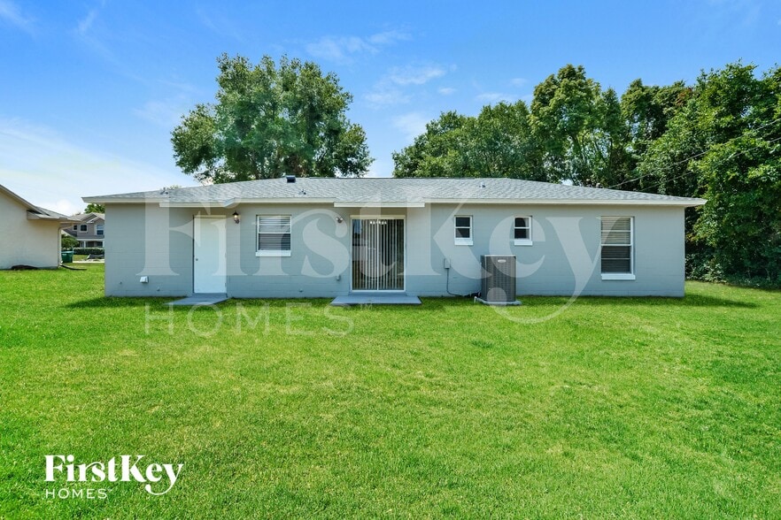 Building Photo - 910 Clayton Dr