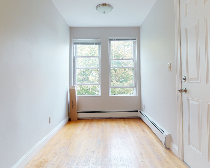 dining area - 344 Putnam Ave