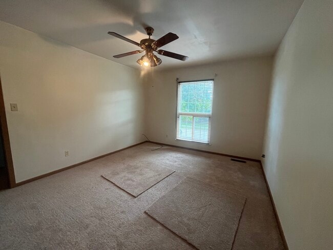Building Photo - 965 Amberwood Pl