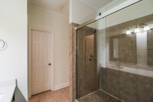 Building Photo - 453 Aviemore Loop