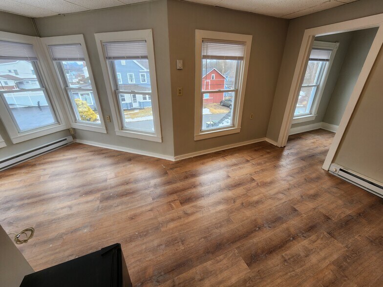 Building Photo - 11 Pearl St