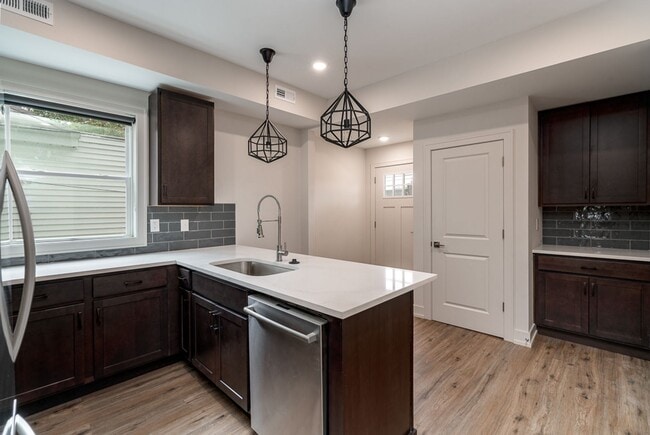 Building Photo - 468-470 E. 2nd Ave