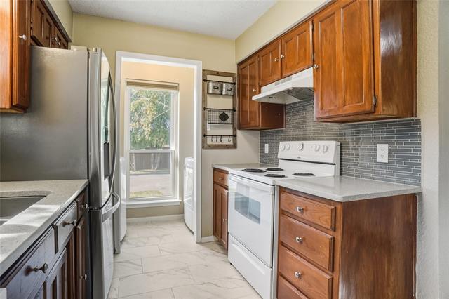 Building Photo - 702 Michol St