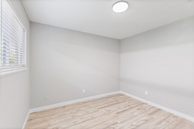 Building Photo - Ground floor apartment