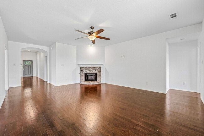 Building Photo - 512 Stableford St