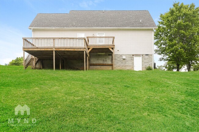 Building Photo - 2047 Gardendale Dr