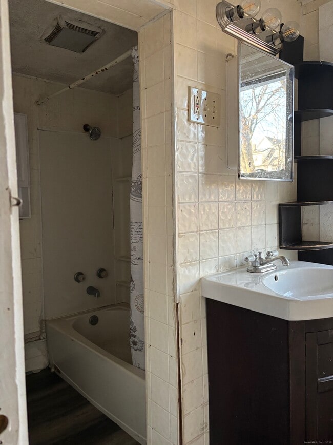 Building Photo - 113 Southview St