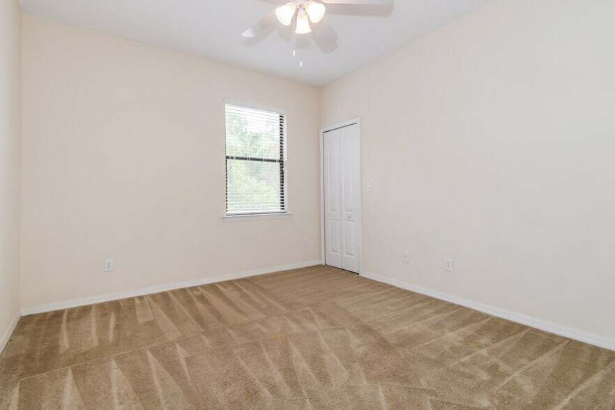 Building Photo - 703 Red Cedar Ct