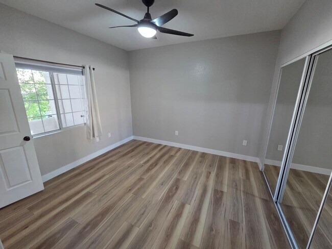 Building Photo - First-Floor 2 Bed / 2 Bath Condo