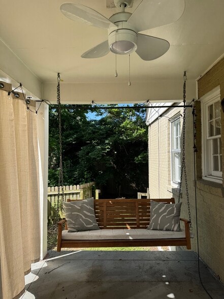 Building Photo - 2944 Primrose Cir