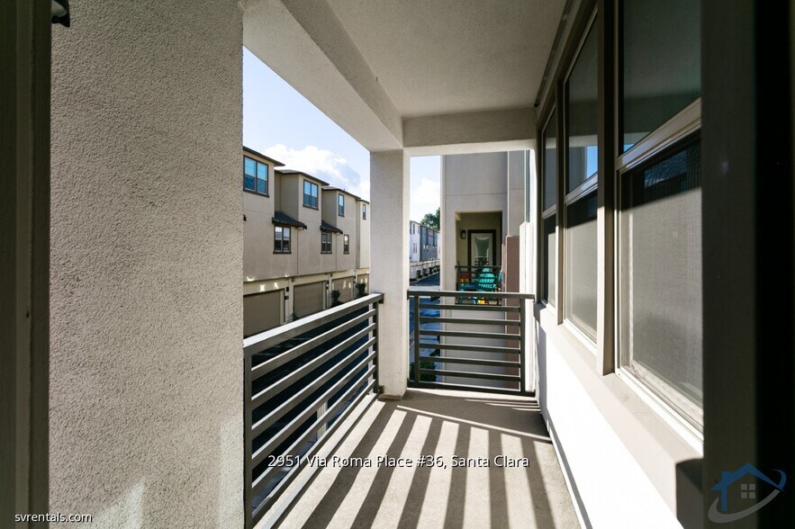 Building Photo - 2951 Via Roma Pl