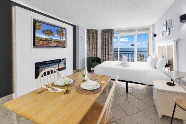 Building Photo - 647 N Creekside Dr