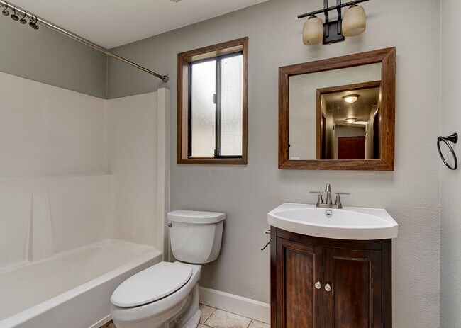 Building Photo - Cozy Home Close to Beach! Your New 3 Bed, ...