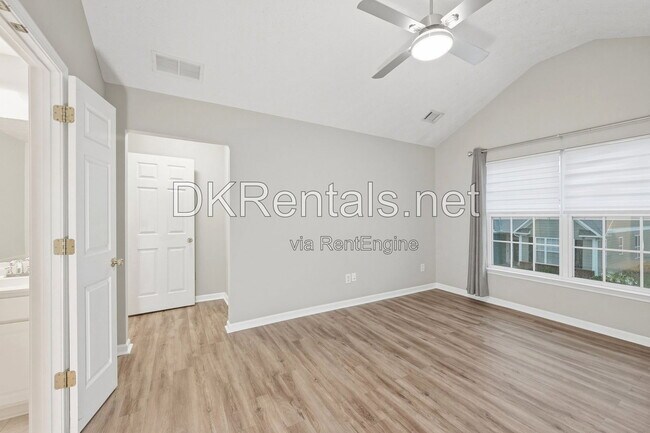 Building Photo - 6311 Shoreview Cir