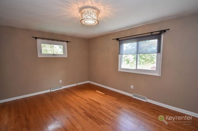 Building Photo - 981 Limekiln Rd