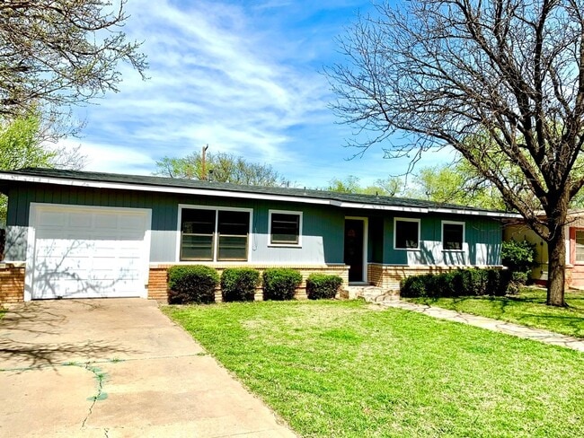 Building Photo - 3 bedroom 2 bath 1 car garage