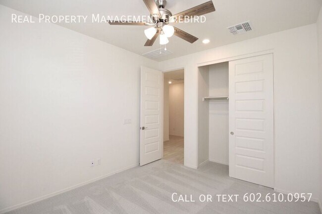 Building Photo - 3037 W la Mirada Dr