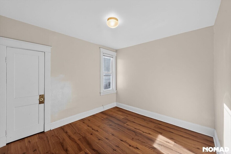 Building Photo - 3231 Phelps Ln