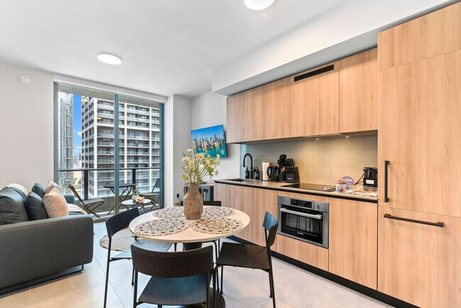 Building Photo - 121 NE 5th St