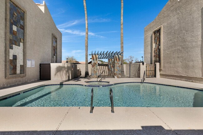 Building Photo - Upgraded Condo with Elegant Features and Convenient Location