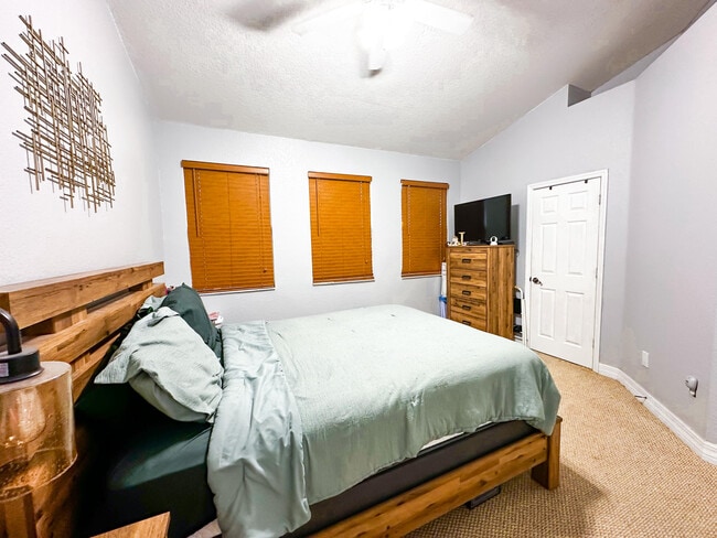 Building Photo - 137 Ocean Cay Way