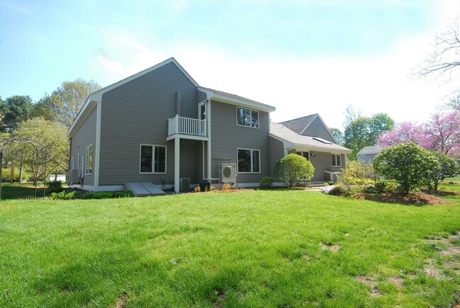 Building Photo - 40 Red Barn Rd