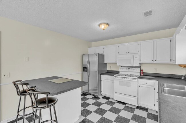 Building Photo - 295 Riggs Rd