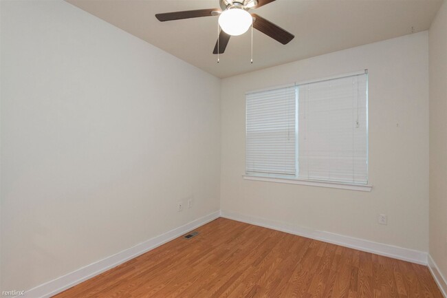 Building Photo - 4 br, 2 bath Triplex - 1405 N SYDENHAM ST ...