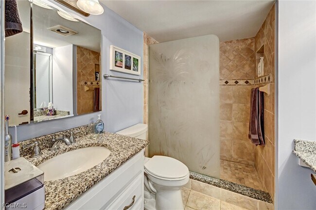 Building Photo - 4821 S Landings Dr