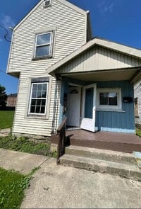 Building Photo - 213 Blaine Ave