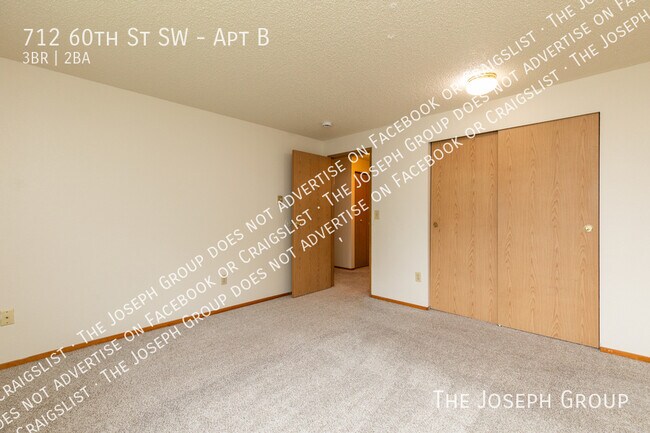 Building Photo - 712 60th St SW