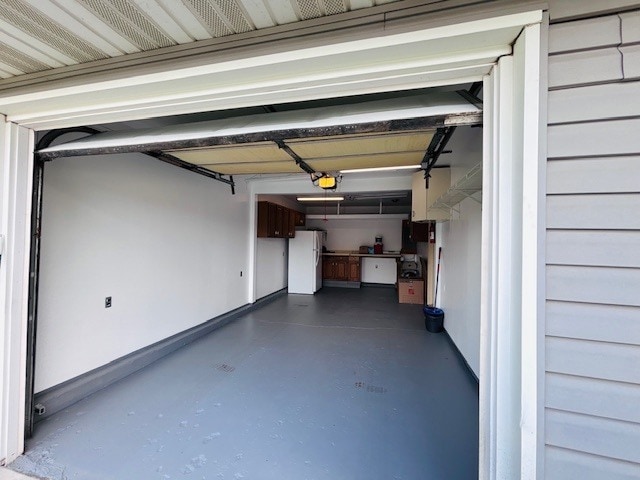 Building Photo - 611 Nelson Ave