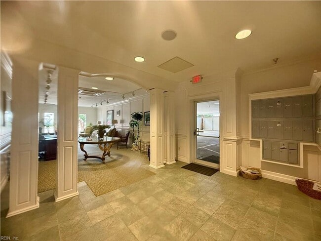 Building Photo - Coastal Comfort: Spacious 2-Bedroom Condo Retreat in Virginia Beach