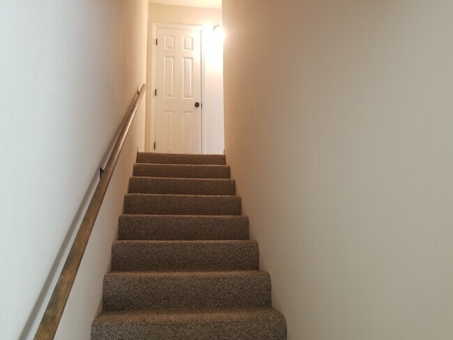 Building Photo - 405 W Collinsville Rd