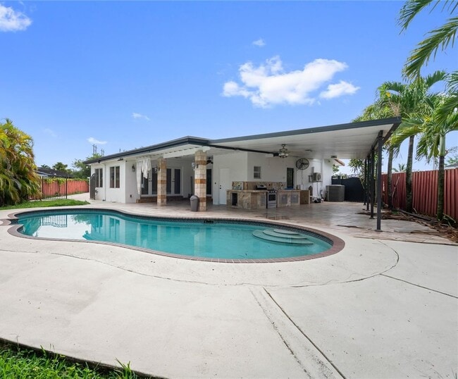 Building Photo - 13611 SW 77th St