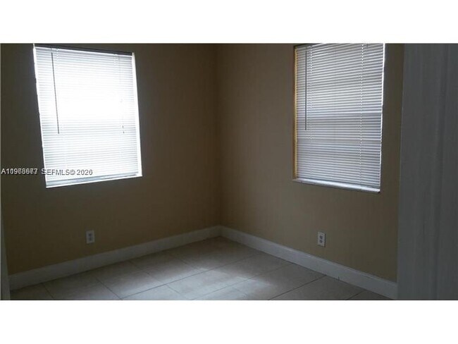 Building Photo - 1013 Foster Rd