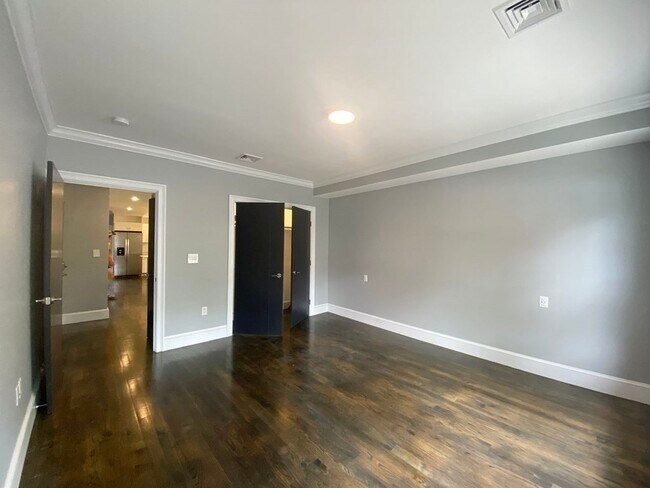 Building Photo - 444 Sumner St