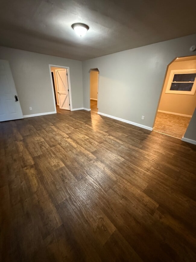 Building Photo - 1704 Highpoint Ave