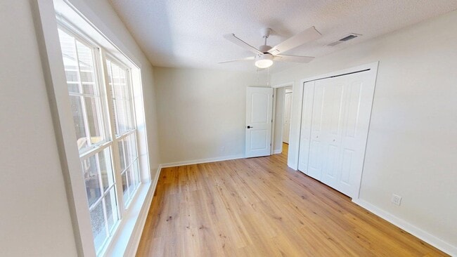 Building Photo - 171 Longwood Dr