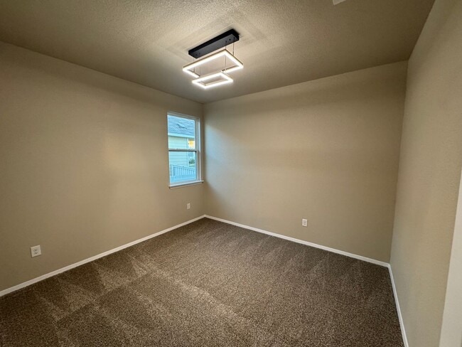 Building Photo - Bright & Spacious 3 Bedroom Home with Garage in Kyle