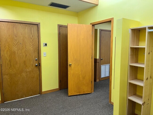 Building Photo - 2930 Ravines Rd