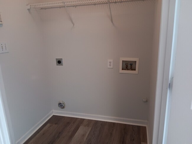 Building Photo - 2540 Governors Pointe Ct NE