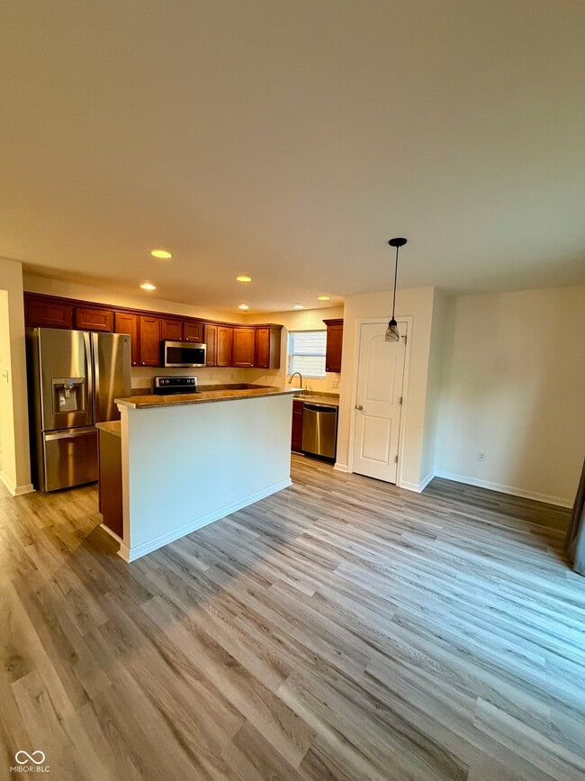 Building Photo - 7952 Bombay Ln