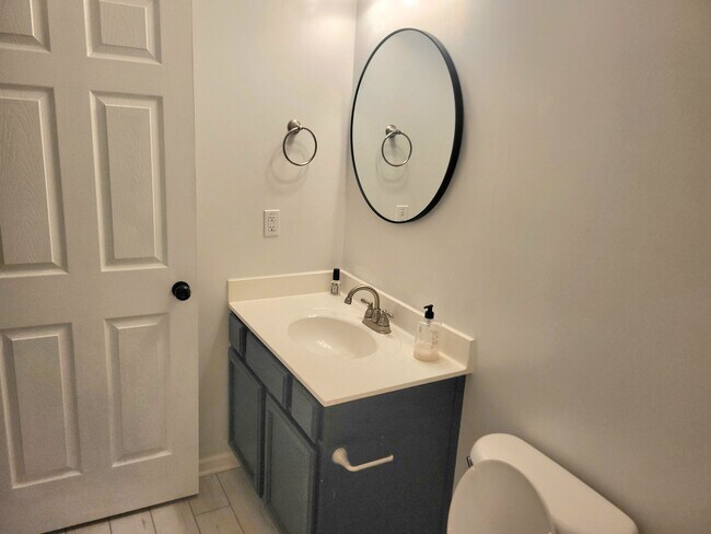 Building Photo - 1003 Summerfield Ct