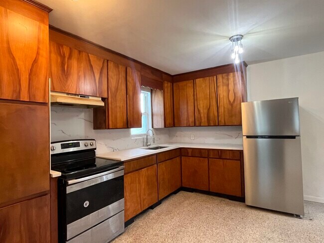 Building Photo - 58 Riberia St
