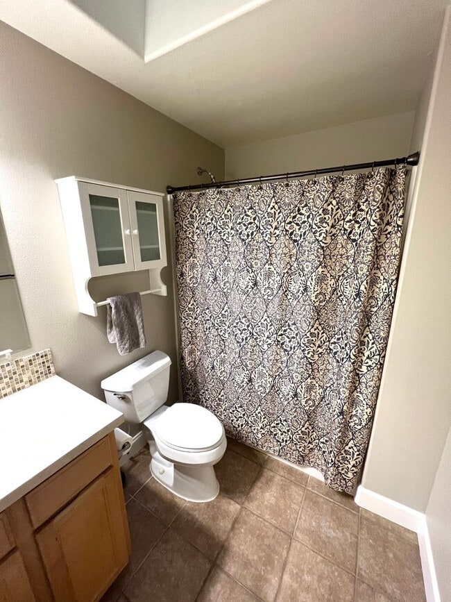 Building Photo - Great South Salem Location, Single-Level Home!