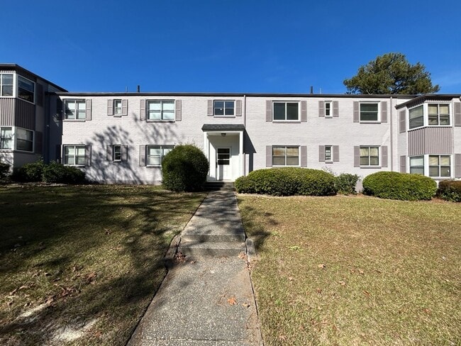Building Photo - Hampton Hills Condo