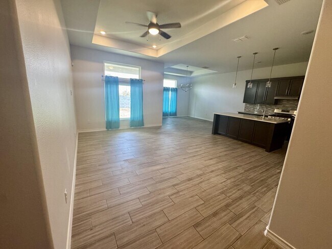 Building Photo - 6002 Amir Dr