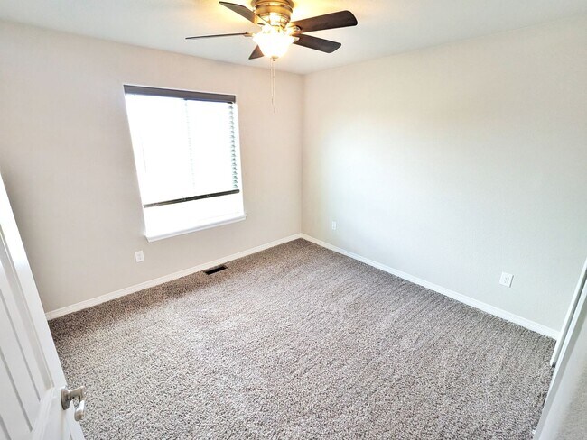 Building Photo - Stunning Modern Home with SHORT TERM LEASE and Breathtaking Mountain Views