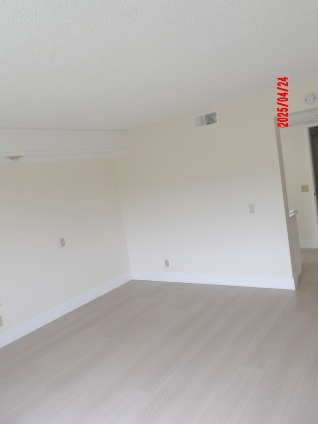 Building Photo - 8505 Grenache Ct